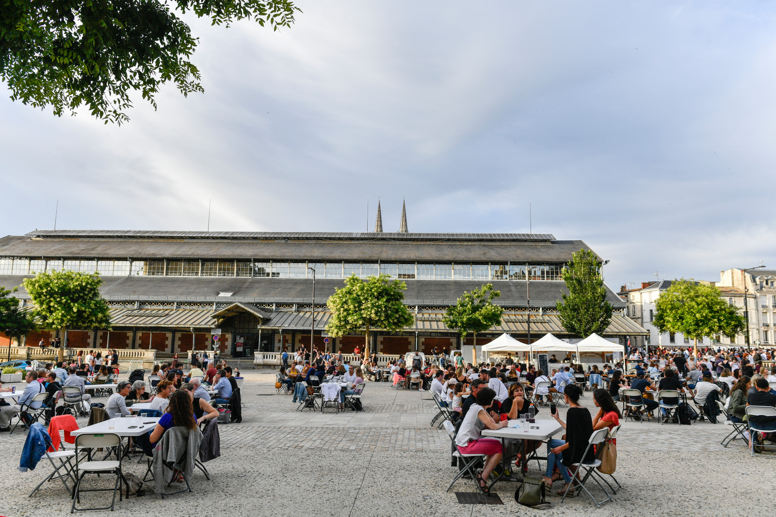 Premier Apero du mardi place du Donjon